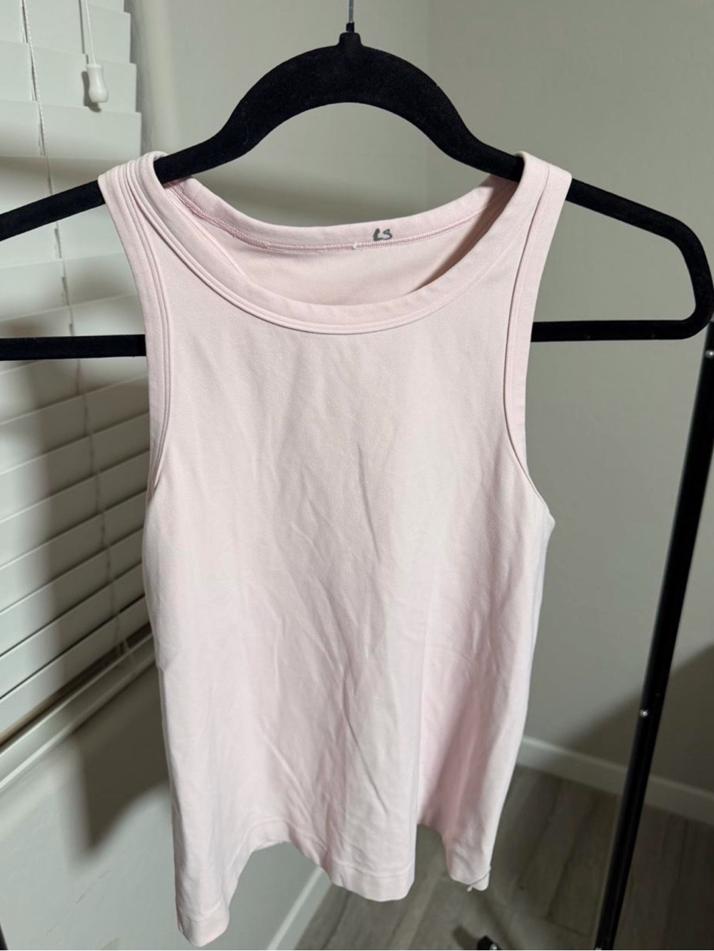 Lululemon Women’s Sleeveless Tank Top in Light Pink
